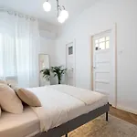 Cismigiu Serenity - 1br Flat With Scenic Balcony 아파트 부쿠레슈티