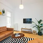 아파트 Cismigiu Serenity - 1br Flat With Scenic Balcony 부쿠레슈티