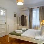 Cismigiu Serenity - 1br Flat With Scenic Balcony *