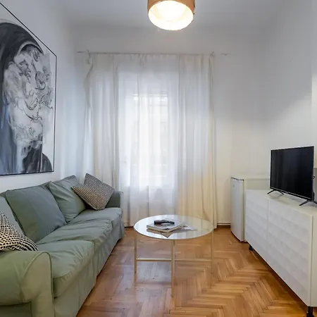 Cismigiu Serenity - 1br Flat With Scenic Balcony