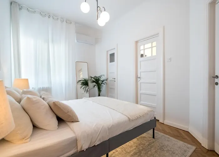 Cismigiu Serenity - 1br Flats With Scenic Balcony Apartman Bukarest