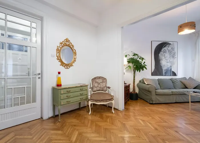 Cismigiu Serenity - 1br Flat With Scenic Balcony Appartement *