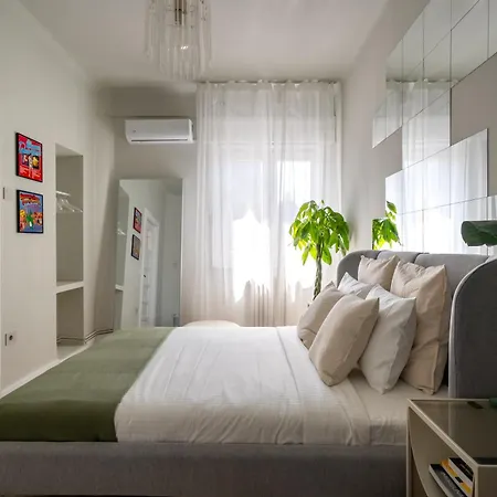 Cismigiu Serenity - 1br Flats With Scenic Balcony * ブカレスト