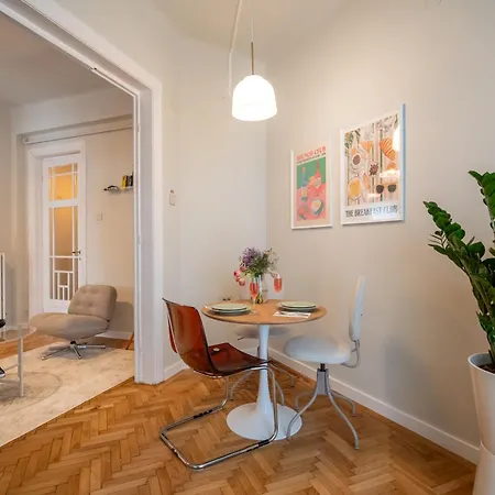 アパート Cismigiu Serenity - 1br Flats With Scenic Balcony ブカレスト