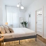Lägenhet Cismigiu Serenity - 1br Flat With Scenic Balcony Bukarest
