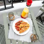Cismigiu Serenity - 1br Flat With Scenic Balcony Апартаменти Бухарест