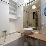 Cismigiu Serenity - 1br Flat With Scenic Balcony Бухарест
