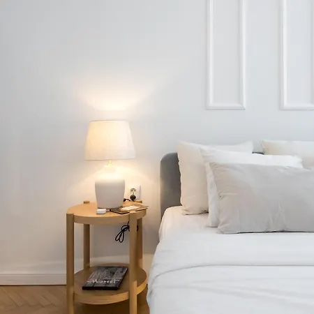 Cismigiu Serenity: 1br Flat With Scenic Balcony