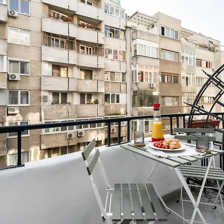 Cismigiu Serenity: 1br Flat With Scenic Balcony Bucharest