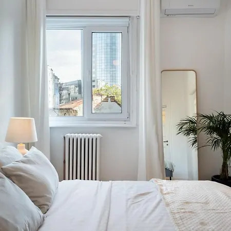 Cismigiu Serenity - 1br Flats With Scenic Balcony *