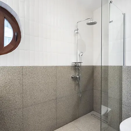 Cismigiu Serenity - 1br Flats With Scenic Balcony *