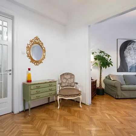 Cismigiu Serenity - 1br Flat With Scenic Balcony Apartment *