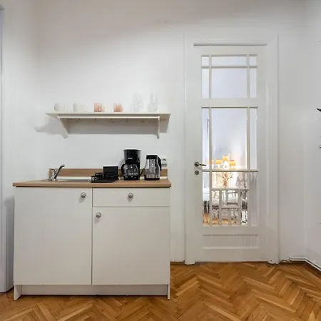 Cismigiu Serenity - 1br Flats With Scenic Balcony