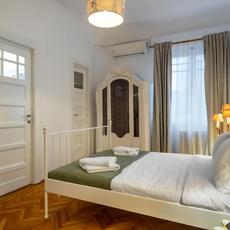 Cismigiu Serenity - 1br Flats With Scenic Balcony *