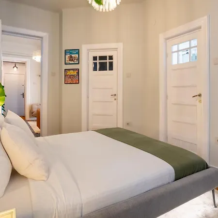 Cismigiu Serenity - 1br Flats With Scenic Balcony