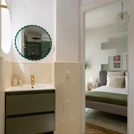 Cismigiu Serenity - 1br Flats With Scenic Balcony شقة