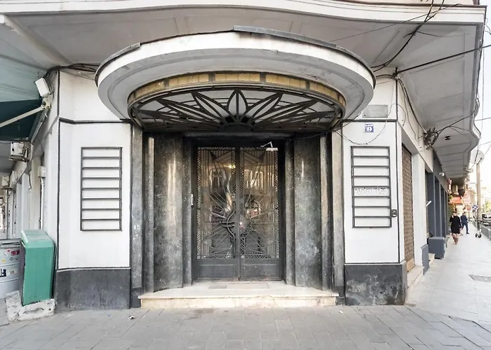 Апартаменти Cismigiu Serenity - 1br Flats With Scenic Balcony