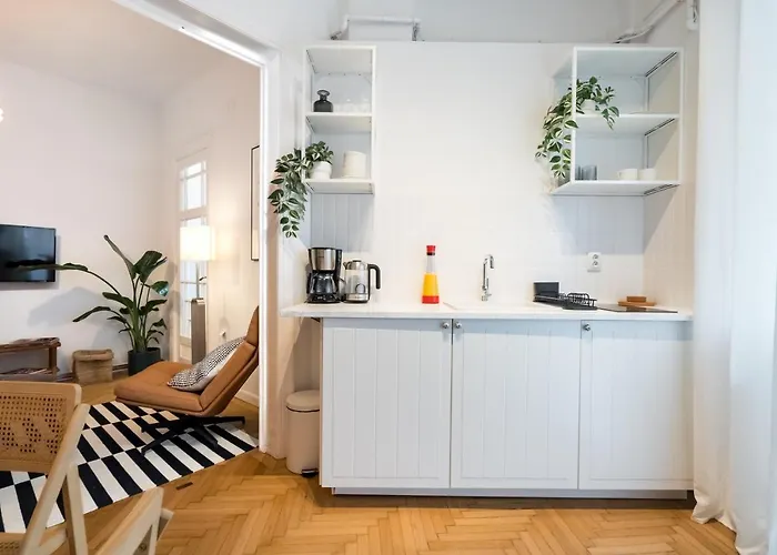 Cismigiu Serenity - 1br Flats With Scenic Balcony