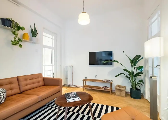 Apartament Cismigiu Serenity - 1br Flats With Scenic Balcony Bucureşti