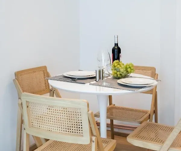 Cismigiu Serenity - 1br Flats With Scenic Balcony