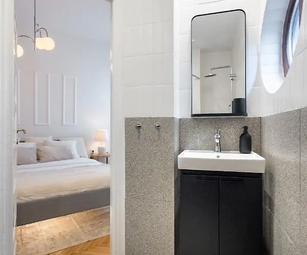 Cismigiu Serenity - 1br Flats With Scenic Balcony Апартаменти *