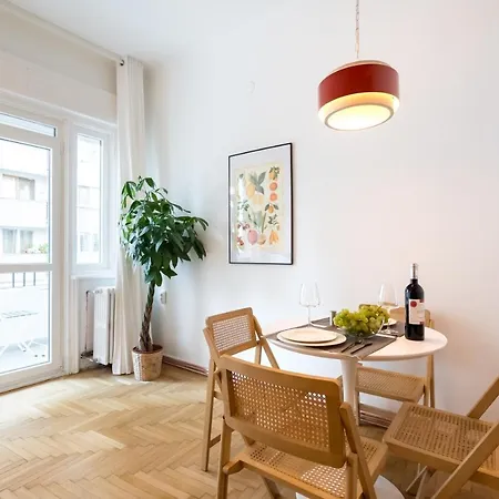 Apartamento Cismigiu Serenity - 1br Flats With Scenic Balcony *