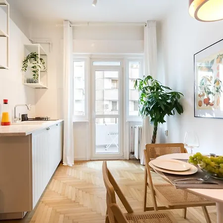 Apartamento Cismigiu Serenity - 1br Flats With Scenic Balcony