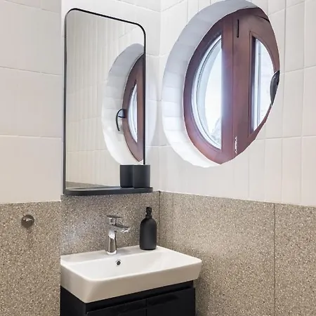 Cismigiu Serenity - 1br Flats With Scenic Balcony Apartamento *