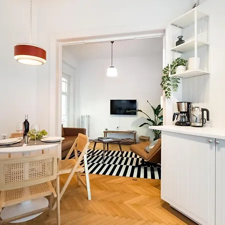 Cismigiu Serenity - 1br Flats With Scenic Balcony Bucarest