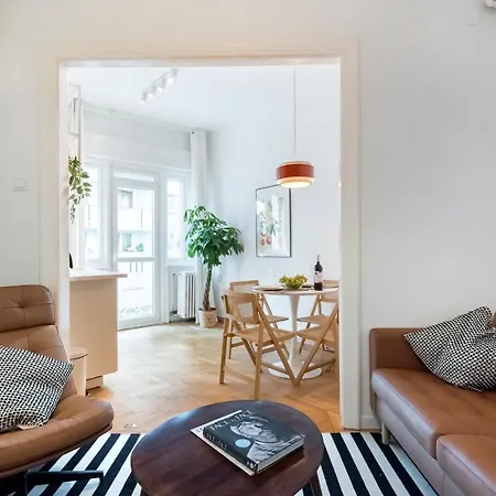 Apartamento Cismigiu Serenity - 1br Flats With Scenic Balcony *