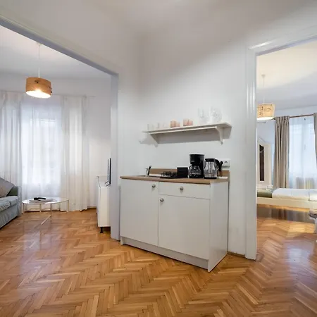 Cismigiu Serenity - 1br Flats With Scenic Balcony *