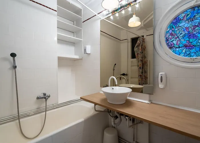 Cismigiu Serenity - 1br Flat With Scenic Balcony 布加勒斯特