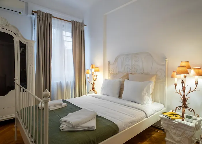 Cismigiu Serenity - 1br Flats With Scenic Balcony *
