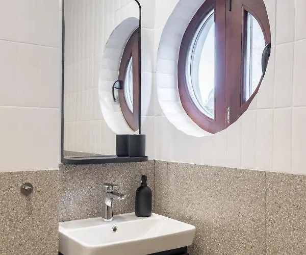 Cismigiu Serenity - 1br Flats With Scenic Balcony Appartement *