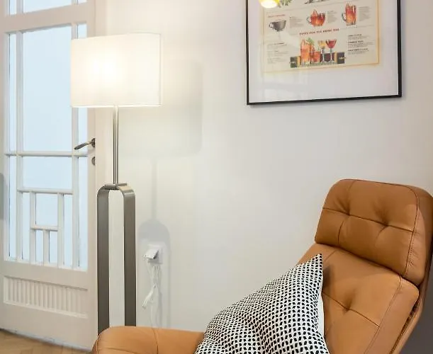 Cismigiu Serenity - 1br Flats With Scenic Balcony Appartement